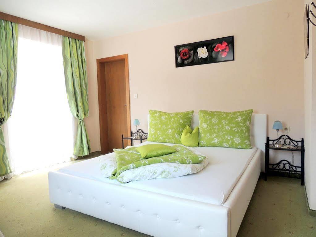 Apart Confimare Hotel Pfunds Exterior foto